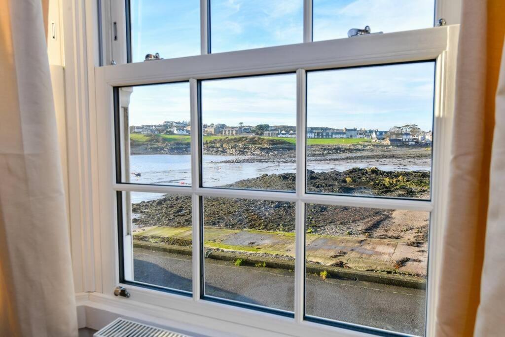 3 Bedroom Townhouse Right On The Harbour Isle of Whithorn Extérieur photo