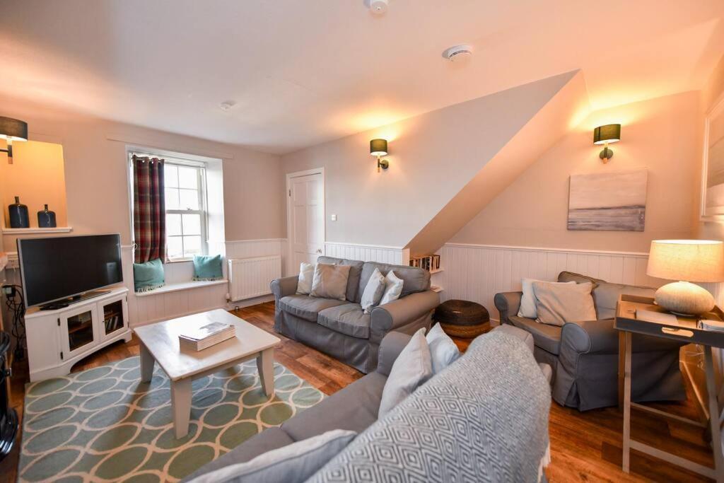 3 Bedroom Townhouse Right On The Harbour Isle of Whithorn Extérieur photo