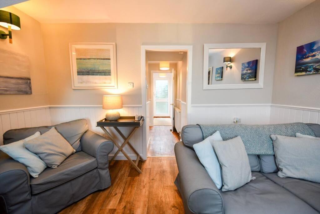 3 Bedroom Townhouse Right On The Harbour Isle of Whithorn Extérieur photo